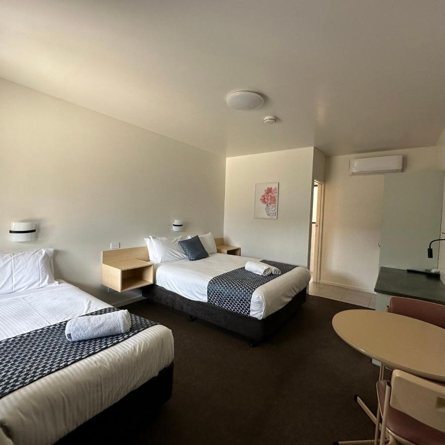 Shepparton Motor Inn Tudor House Motel Luaran gambar