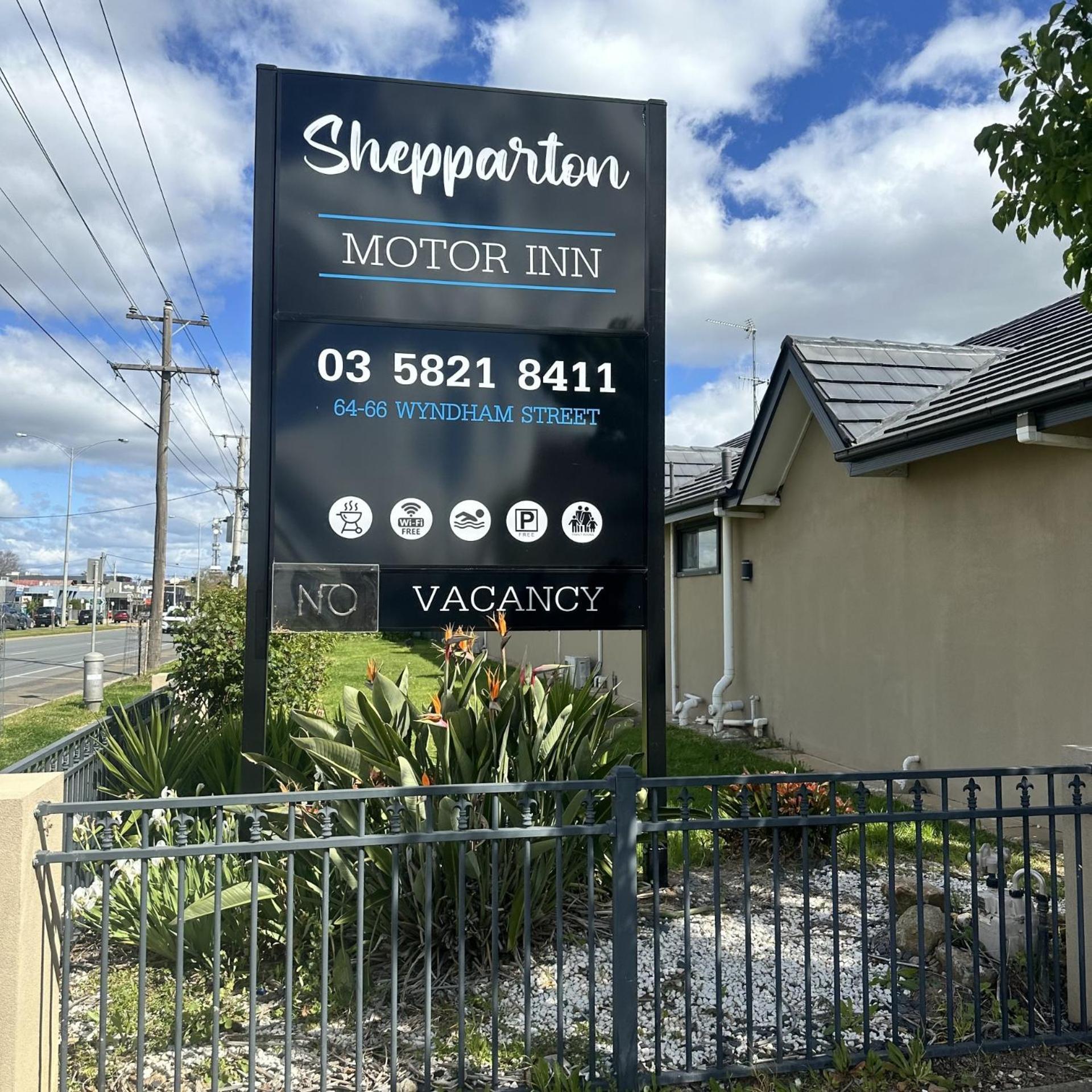 Shepparton Motor Inn Tudor House Motel Luaran gambar