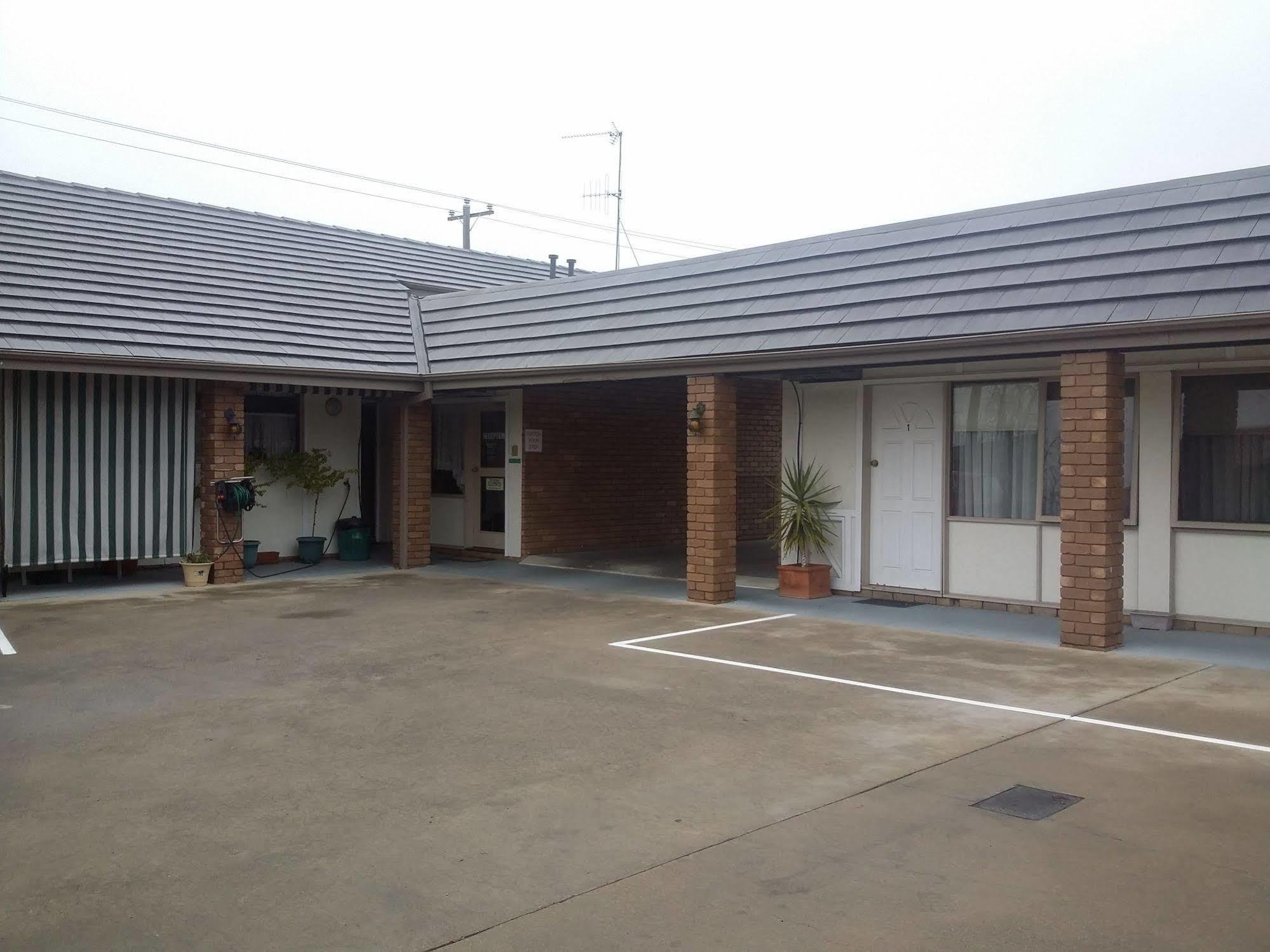 Shepparton Motor Inn Tudor House Motel Luaran gambar