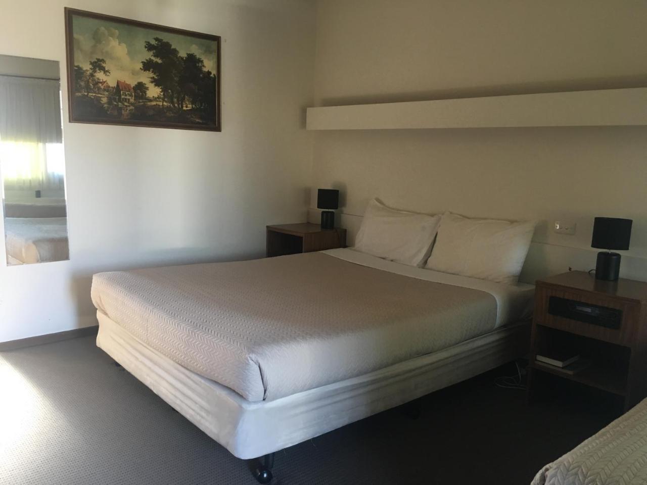Shepparton Motor Inn Tudor House Motel Luaran gambar